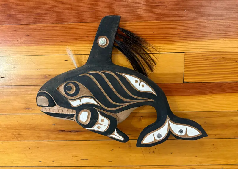 Kurt Lowrie'S Keet Rising Orca Carving 1